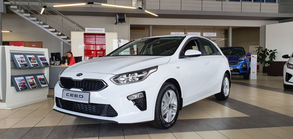KIA CEED 1.4 BENZYNA HATCHBACK